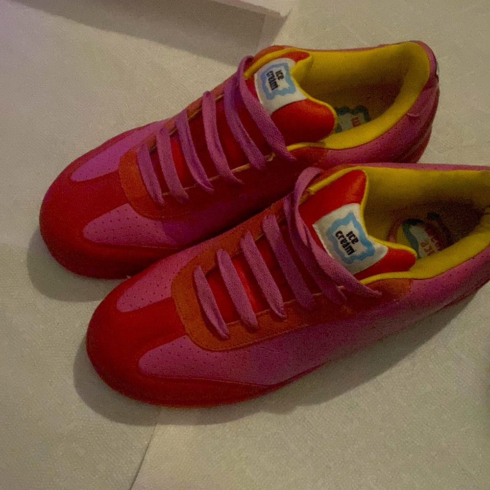 Ice cream; size 10; no box